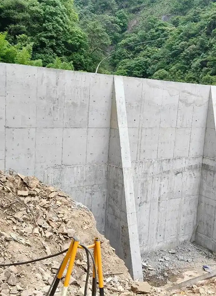 廊坊安次区重力式挡土墙